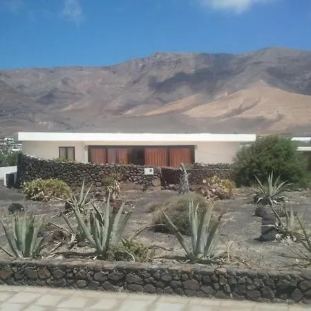 Sleeps 4 Wifi Сasa de vacaciones Famara